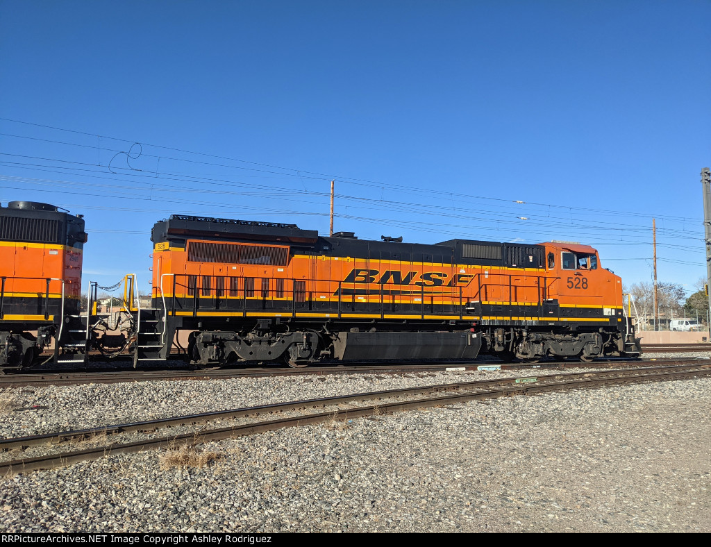 BNSF 528